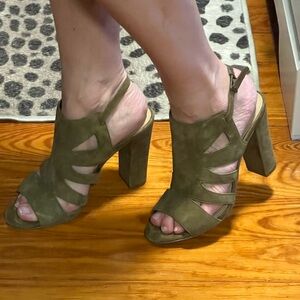 Audrey Brooke High-Heels 💚